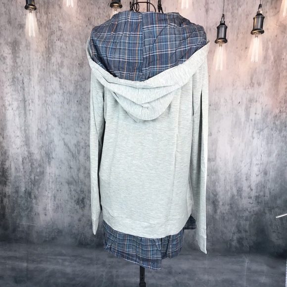 Pullover with Plaid Accents - Picture 2 of 4